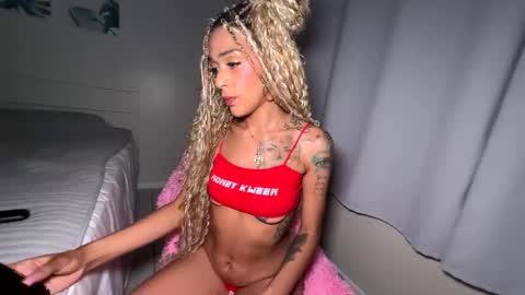 luvtoni424 online show from June 2026 03:15:02 AM