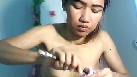 Bee Bee online show from November 2025 02:11:02 AM