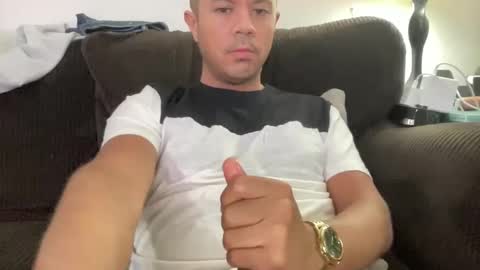 Snapshot of luvv777 chatting on March 2025 02:50:01 AM luvv777 online show from March 2025 02:50:01 AM