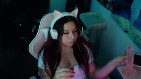 luvvespie online show from November 2025 10:44:02 PM