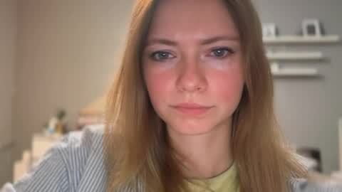 Snapshot of lux_millie chatting on June 2026 09:31:01 PM Millie online show from June 2026 09:31:01 PM
