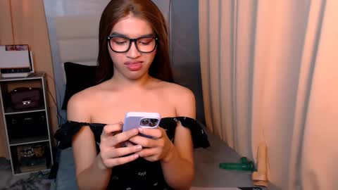 queen lux online show from February 2025 11:54:02 PM