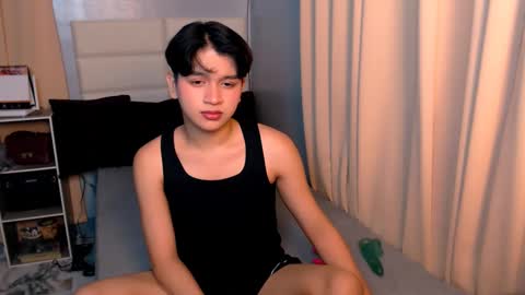 queen lux online show from March 2025 02:18:02 PM