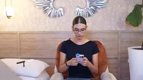 Luxa  online show from March 2026 12:33:02 PM