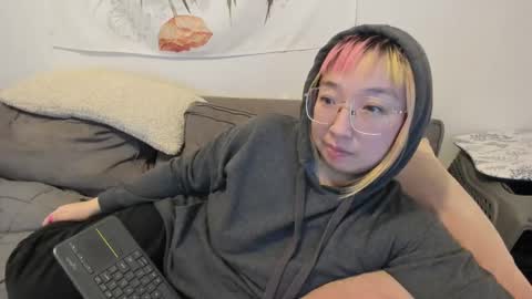 Snapshot of luxgray chatting on December 2024 12:52:02 AM LuxGray online show from December 2024 12:52:02 AM