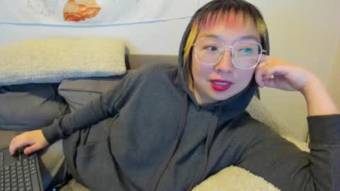 Snapshot of luxgray chatting on February 2025 04:14:01 AM LuxGray online show from February 2025 04:14:01 AM