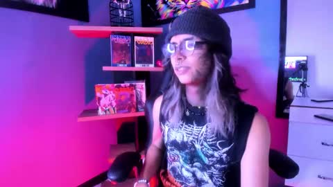 Luxiel 3 online show from December 2025 10:51:01 PM