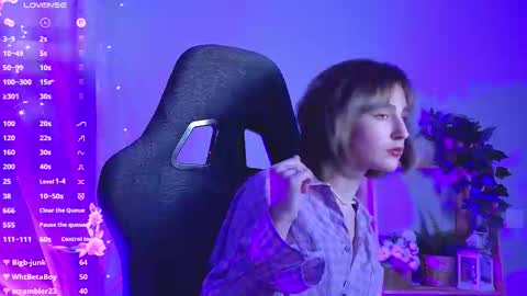 Snapshot of luxrayi chatting on February 2026 11:30:02 AM Ray online show from February 2026 11:30:02 AM