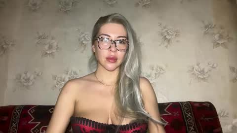 LuxSonyaStar online show from November 2025 01:22:01 PM