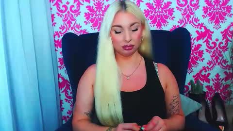 Luxuriaa online show from October 2025 07:24:02 PM