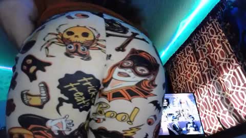 luxuriousuburbawife online show from October 2025 03:04:01 PM