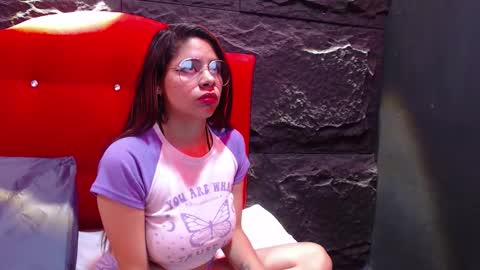 Snapshot of luxury_02 chatting on November 2025 06:08:01 PM Luxury online show from November 2025 06:08:01 PM