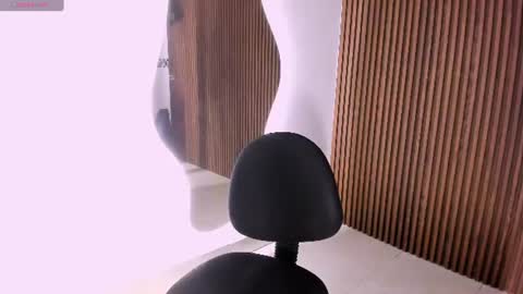 luxury_candy_ online show from June 2026 06:22:02 PM