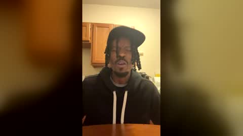 Snapshot of luzy3435 chatting on February 2026 05:36:02 AM luzy3435 online show from February 2026 05:36:02 AM