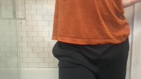 lvguynextdoor440656 online show from April 2026 12:33:01 AM