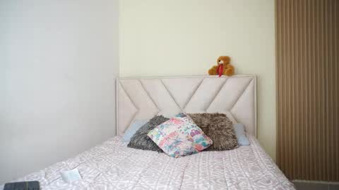 Snapshot of lya_aron_couple chatting on September 2025 04:10:02 PM lya_aron_couple online show from September 2025 04:10:02 PM