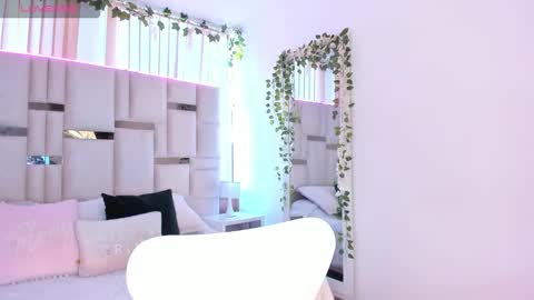 lya_brown online show from November 2025 12:27:01 PM