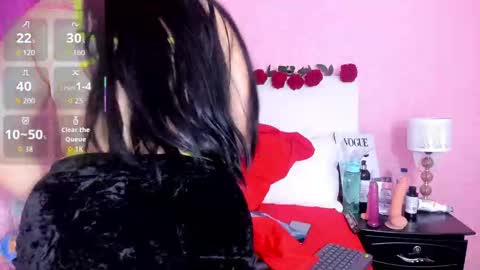 Snapshot of lyaa_collins_ chatting on November 2025 11:42:01 AM Lya online show from November 2025 11:42:01 AM