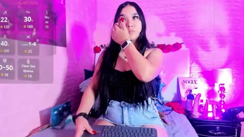Snapshot of lyaa_collins_ chatting on November 2025 11:20:01 AM Lya online show from November 2025 11:20:01 AM
