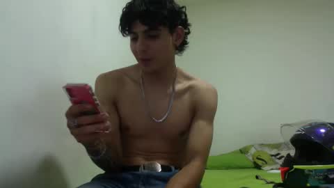 Lyan online show from December 2025 06:01:02 AM