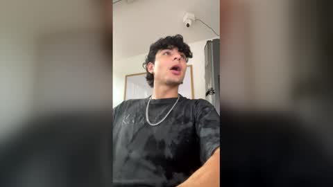 Lyan online show from December 2025 02:02:02 PM