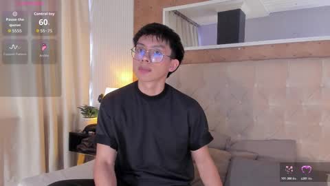 Lyan online show from November 2025 07:10:01 PM