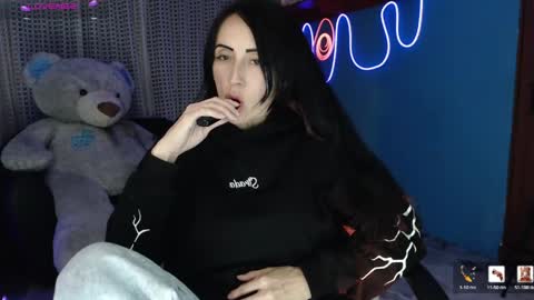 Lyann  online show from May 2026 06:09:02 AM
