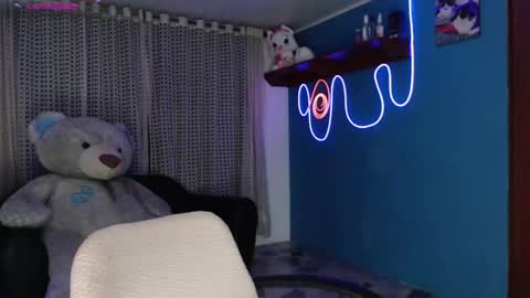 Lyann  online show from May 2026 03:48:01 AM