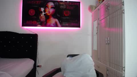 lyda   online show from October 2025 12:52:02 AM