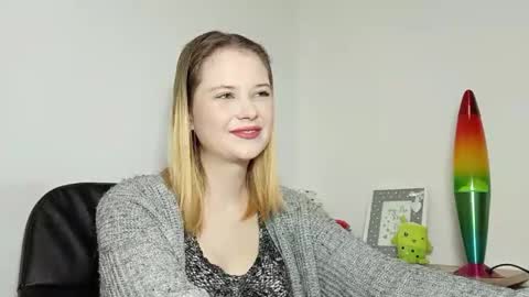 Lydia online show from October 2025 06:49:01 PM