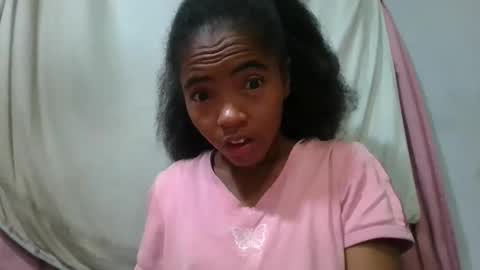 Snapshot of lydie856696 chatting on June 2026 02:23:02 AM lydie856696 online show from June 2026 02:23:02 AM