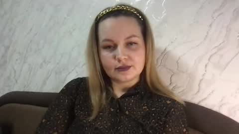 Snapshot of lyeeu25 chatting on March 2025 08:29:02 PM Tina online show from March 2025 08:29:02 PM