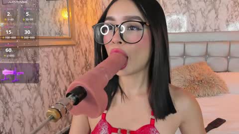 Snapshot of lyen_rae chatting on December 2024 11:14:01 PM Lyen Rae  online show from December 2024 11:14:01 PM