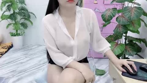 lyly_sweet97 online show from November 2025 09:42:02 PM