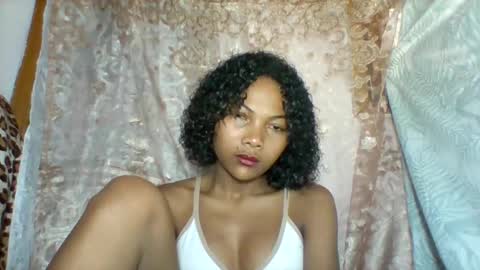 lyndah19 online show from November 2025 11:23:02 AM