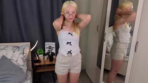 Snapshot of lynettajewel chatting on March 2026 03:56:01 PM Eva online show from March 2026 03:56:01 PM