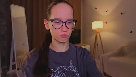 Sara online show from November 2025 04:09:02 PM