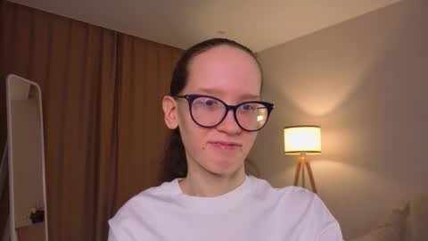 Sara online show from March 2026 04:11:01 PM