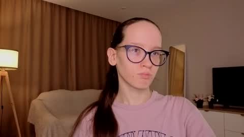 Sara online show from April 2026 04:12:01 PM