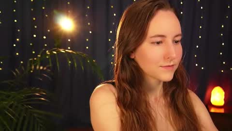 Lynn online show from February 2025 12:05:02 PM