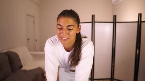  LYNN  online show from December 2025 06:17:02 AM