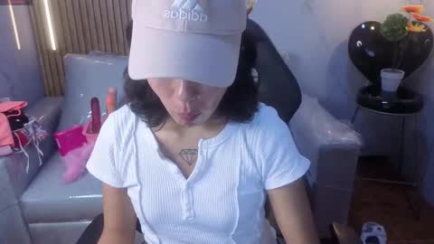 lynn_turner_ online show from March 2026 02:34:02 PM