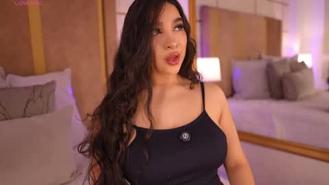 Snapshot of lyrabellini chatting on May 2026 10:55:01 AM online show from May 2026 10:55:01 AM