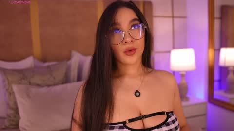Snapshot of lyrabellini chatting on May 2026 10:56:02 AM online show from May 2026 10:56:02 AM