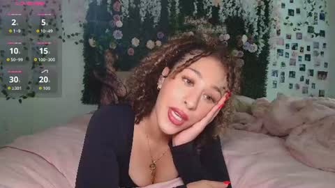 Snapshot of lyracovee chatting on June 2026 12:35:02 AM Lyra online show from June 2026 12:35:02 AM