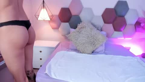 Lyravendrell online show from February 2026 11:59:01 AM