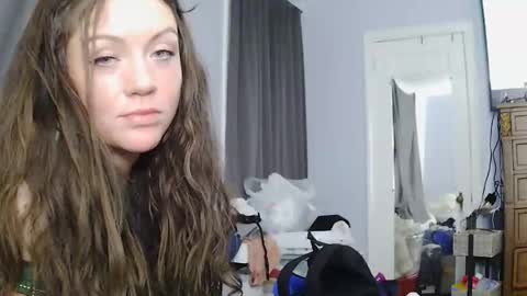 lyssshiz online show from May 2026 06:40:02 AM