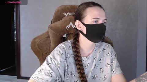 Snapshot of m00n8kiki chatting on November 2025 07:07:01 AM Ksu online show from November 2025 07:07:01 AM