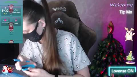 Snapshot of m00n8kiki chatting on January 2026 05:02:02 AM Ksu online show from January 2026 05:02:02 AM