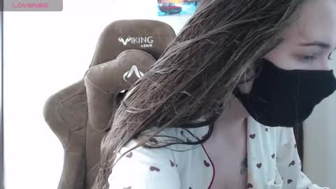 Snapshot of m00n8kiki chatting on April 2026 04:44:02 AM Ksu online show from April 2026 04:44:02 AM